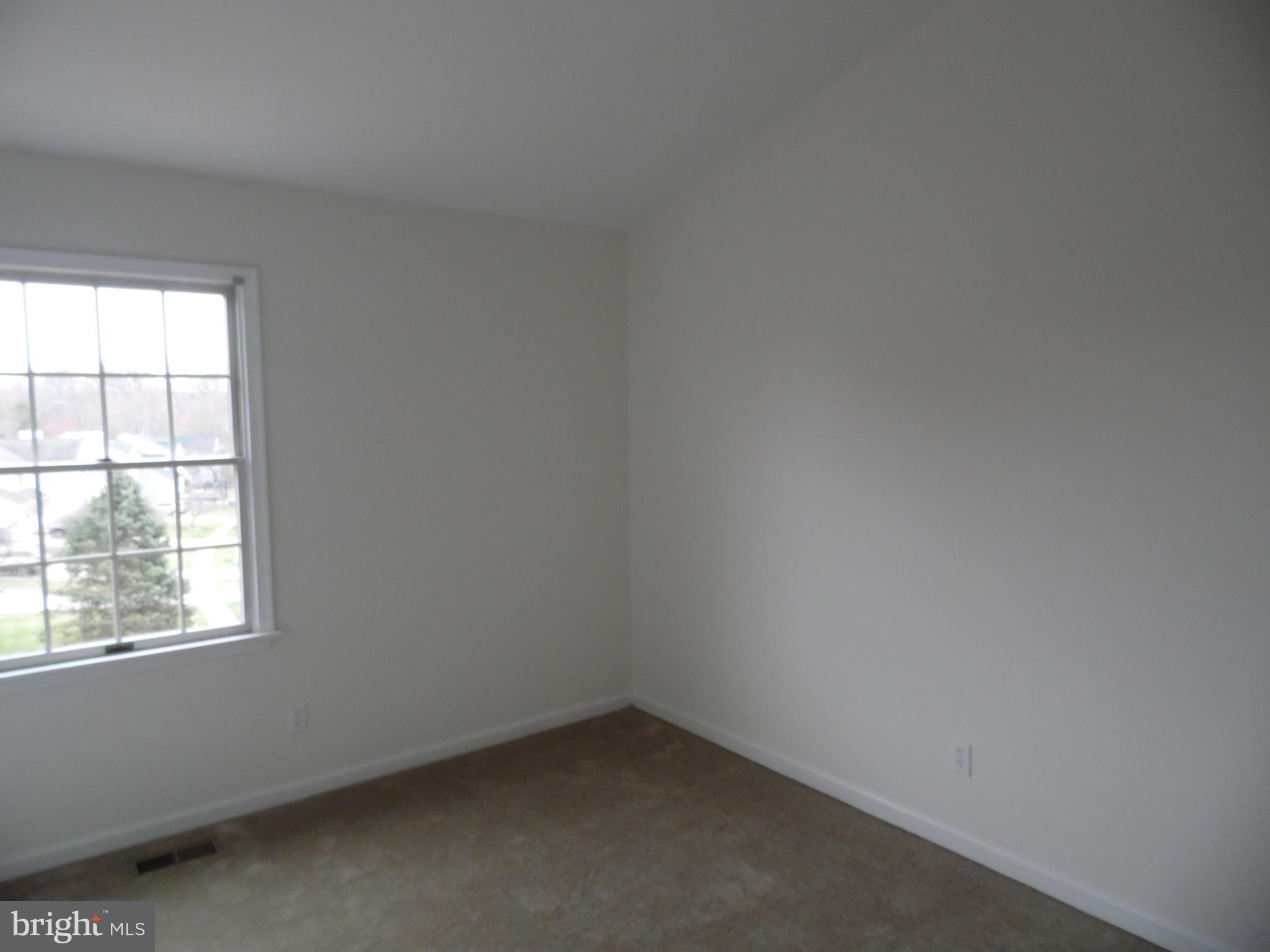 SOUTH HAMPTON - Residential