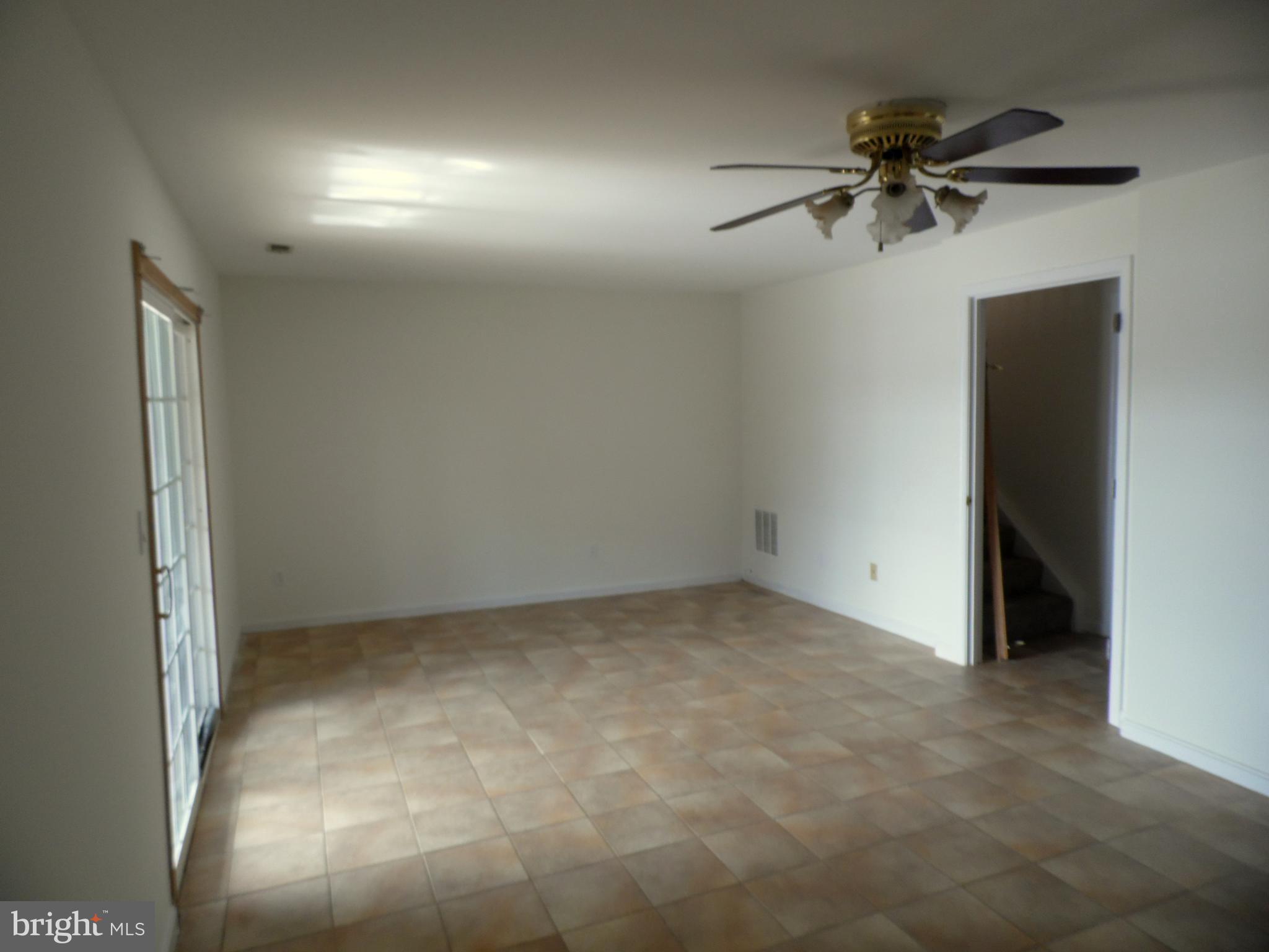 SOUTH HAMPTON - Residential