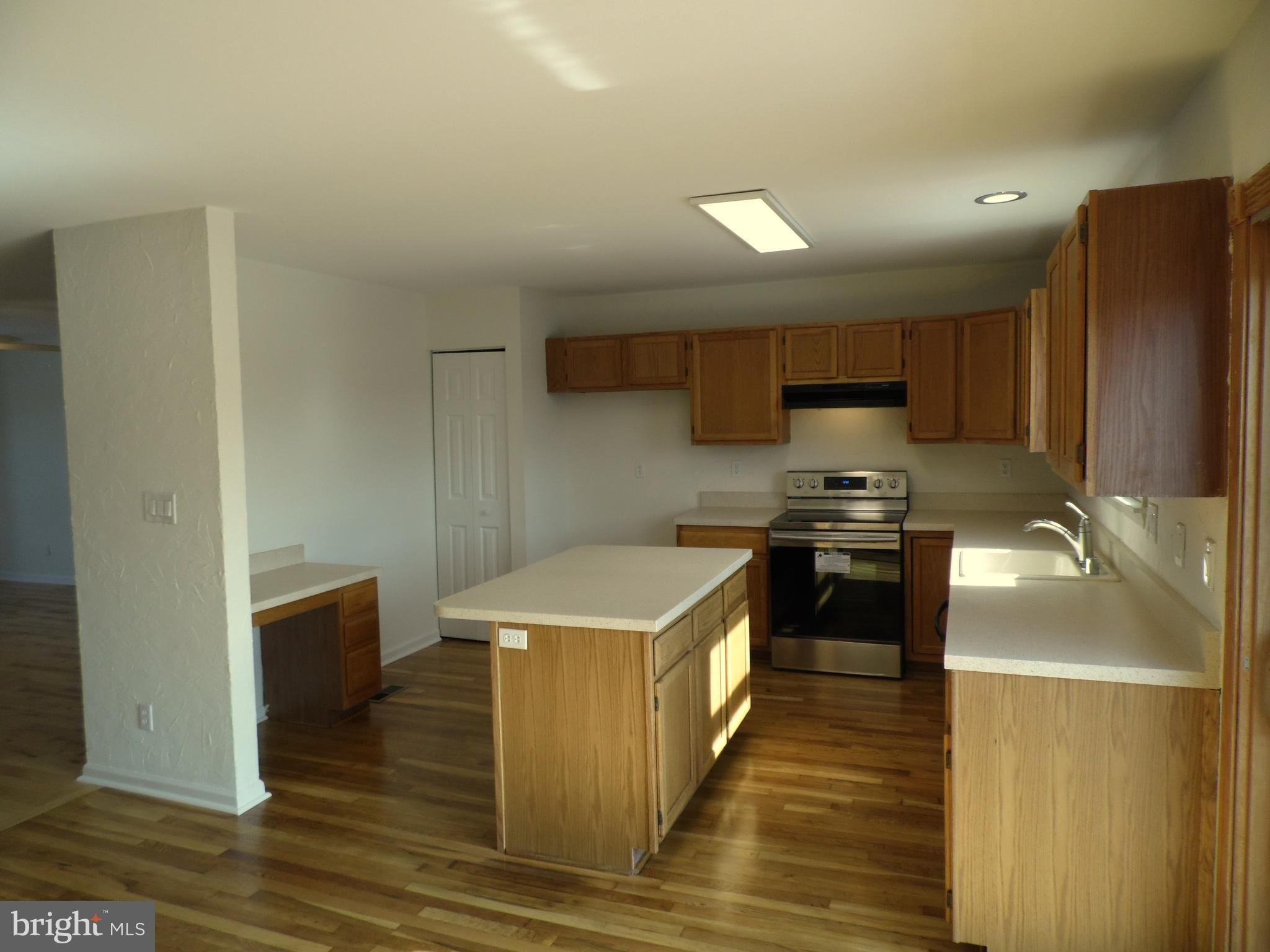 SOUTH HAMPTON - Residential