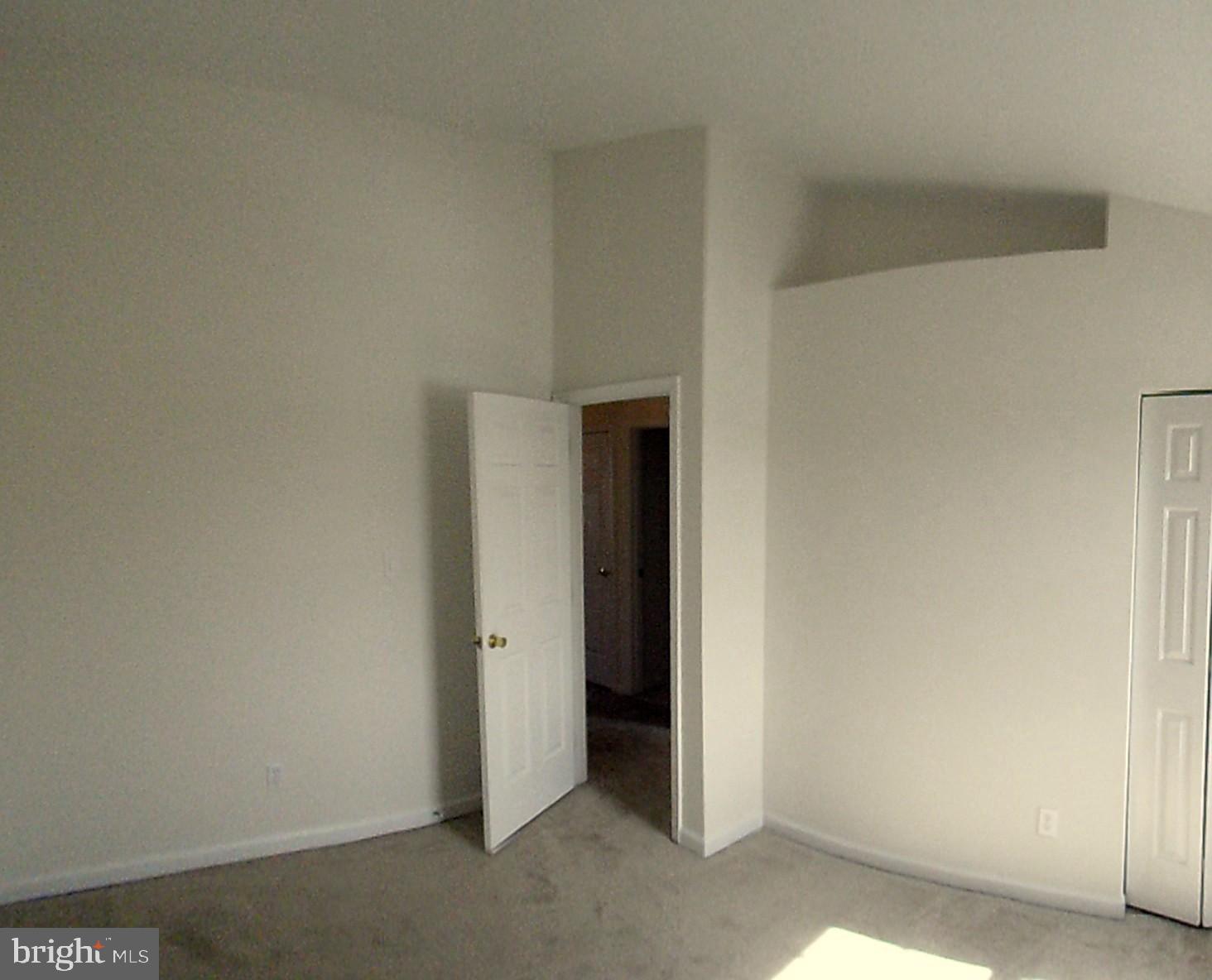 SOUTH HAMPTON - Residential