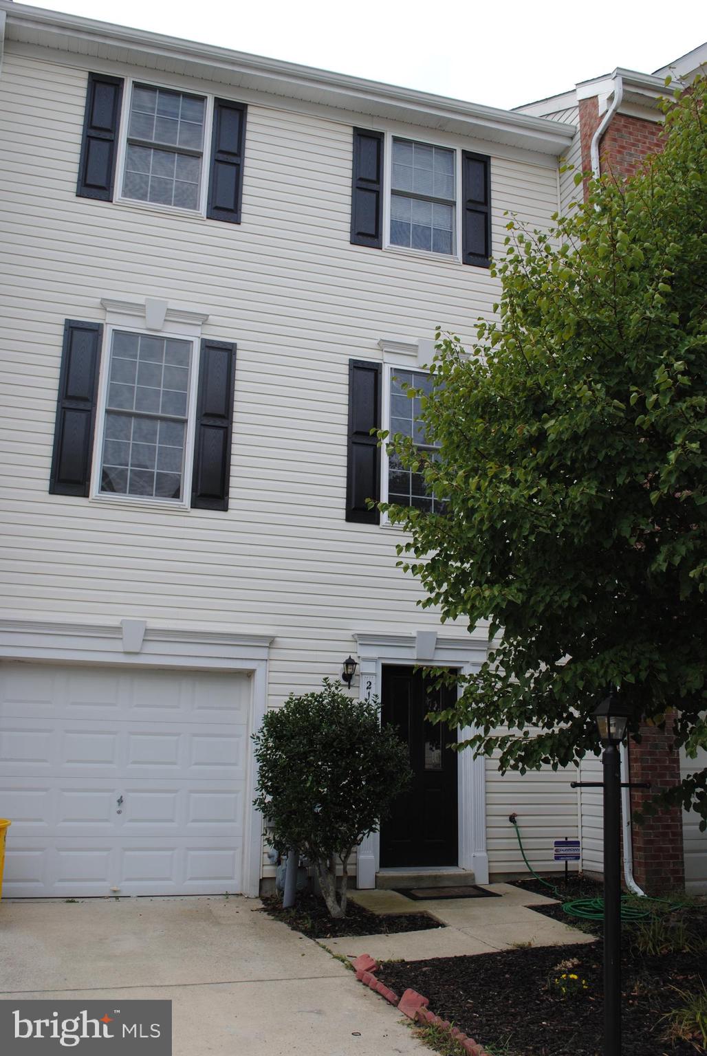 RIVER OAKS - Residential Lease