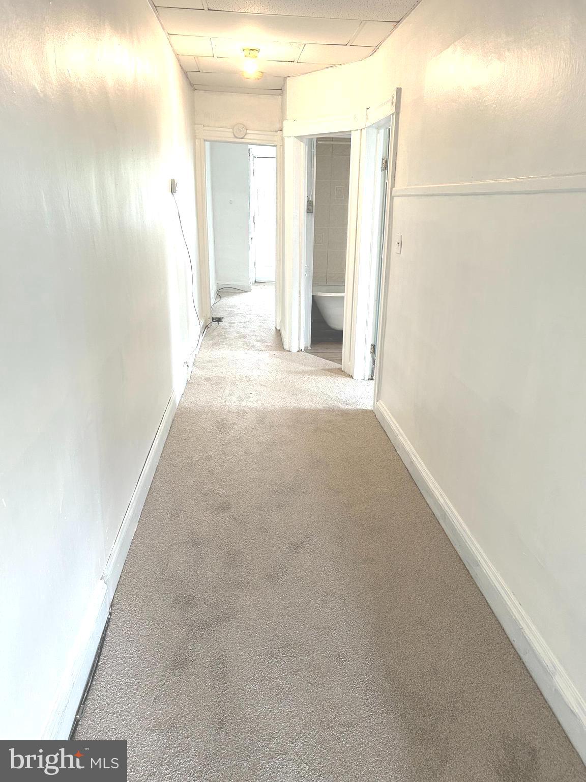 2ND FLOOR OFFICE SPACE.w/KITCHEN, ZONED FOR COMMERCIAL. WOULD BE GREAT PROFESSIONAL SPACE, MEDICAL OFFICE, INSURANCE OFFICE, TAX OFFICE, ETC.. HAS 2 SEPERATE OFFICES, KITCHEN AND BATHROOM. . APPROX 500 LEASABLE SQ FT. REAR ENTRANCE.