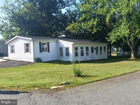 Mobile Home For Sale - 18 Oak Drive<br/> Chester County, SPRING CITY, PA 19475
