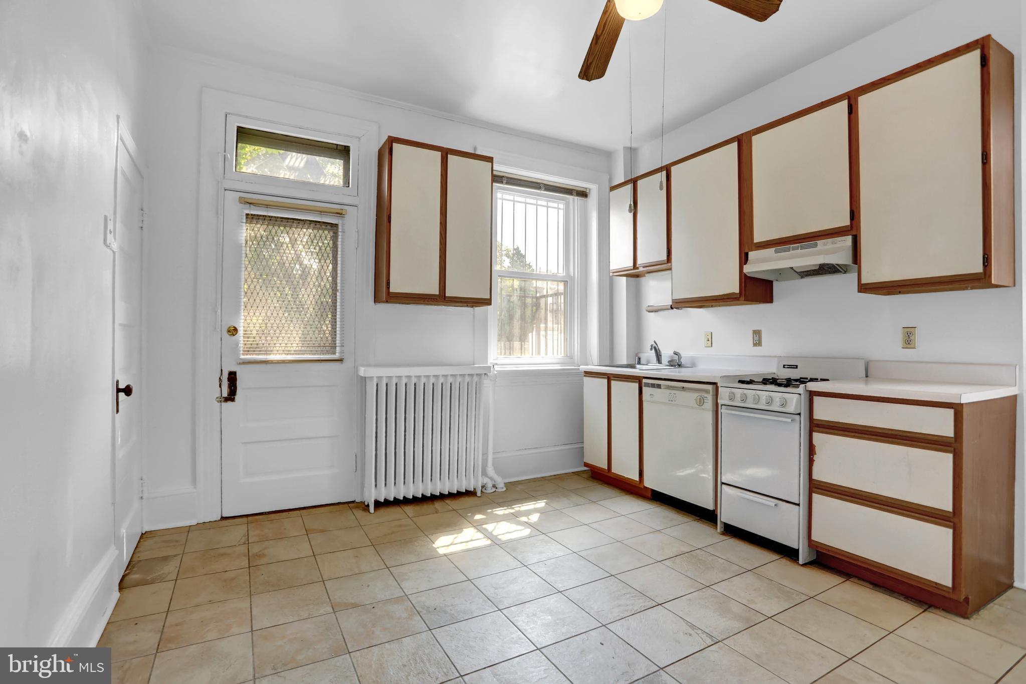 CHARLES VILLAGE - Commercial Sale