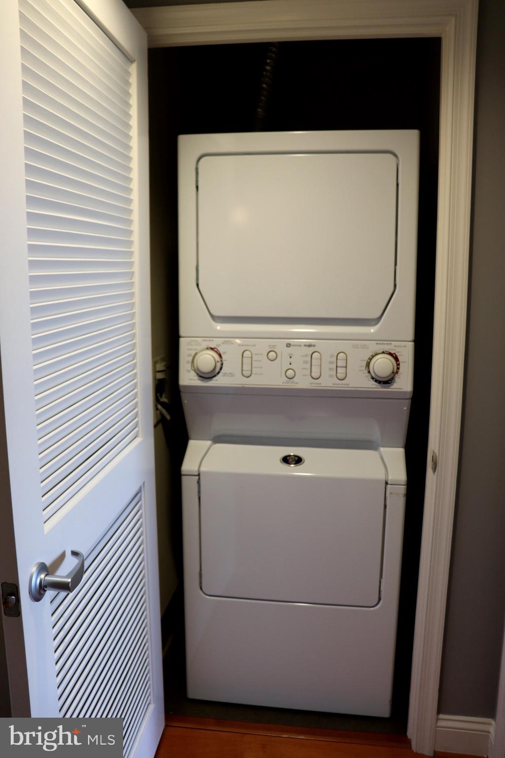 THE PHOENIX CONDOMINIUMS - Residential Lease