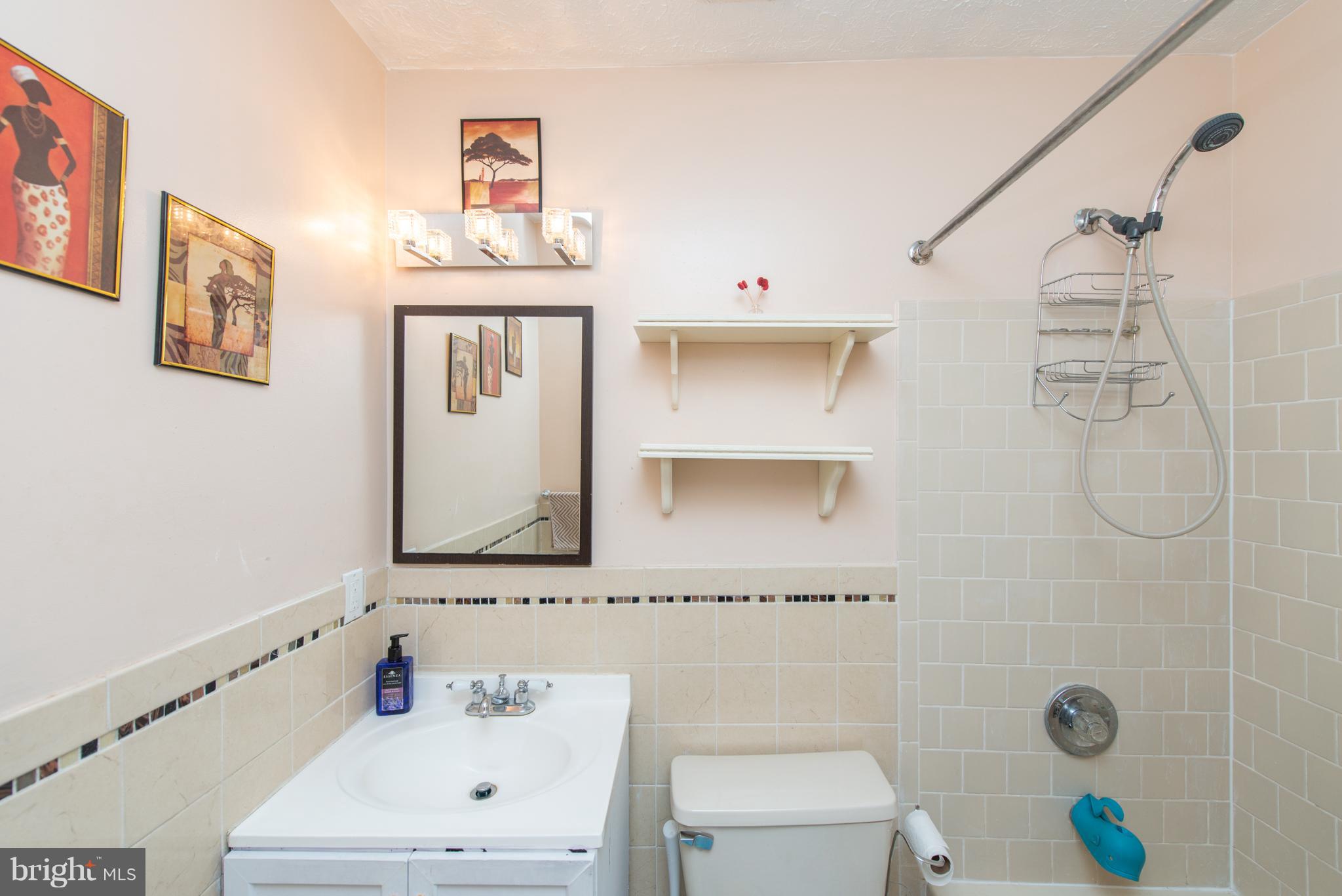 SHANNON SQUARE - Residential