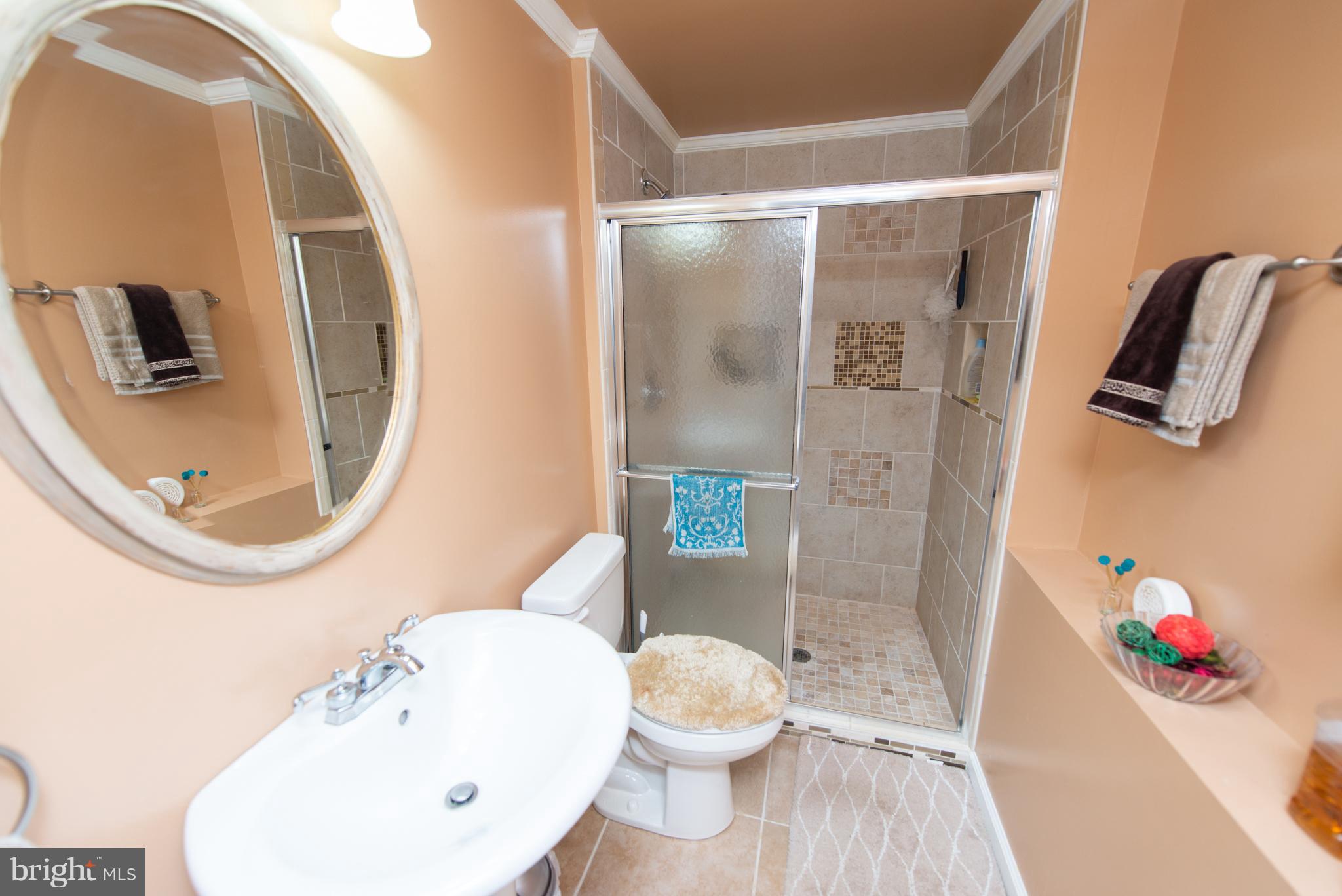 SHANNON SQUARE - Residential