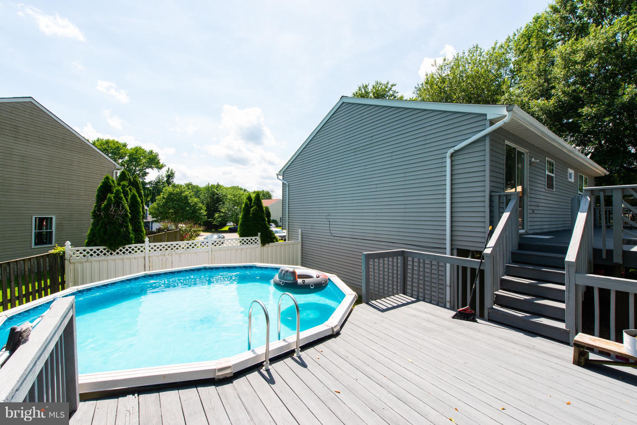 SHANNON SQUARE - Residential