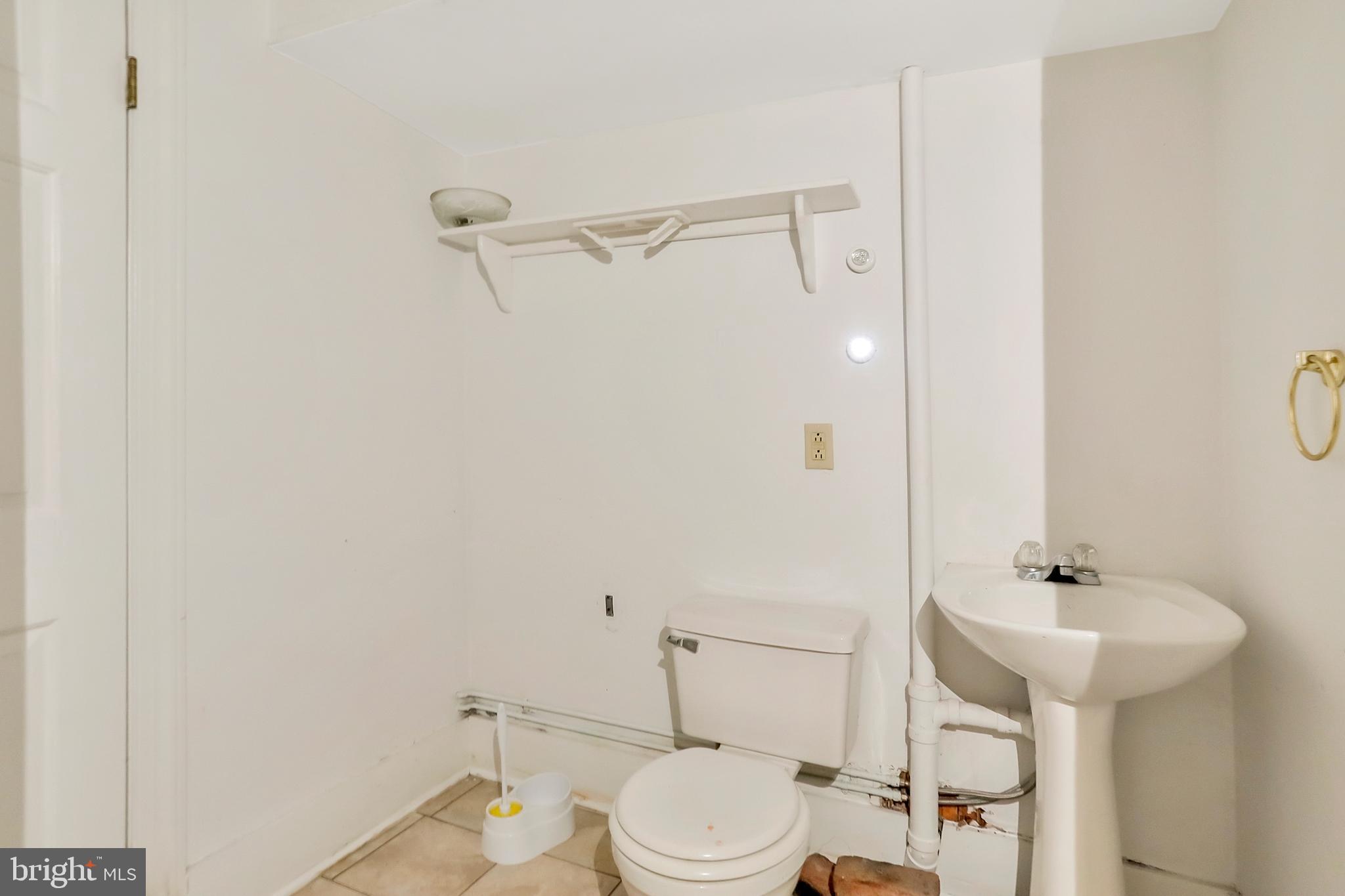 DAVIS STRASBURG - Commercial Sale