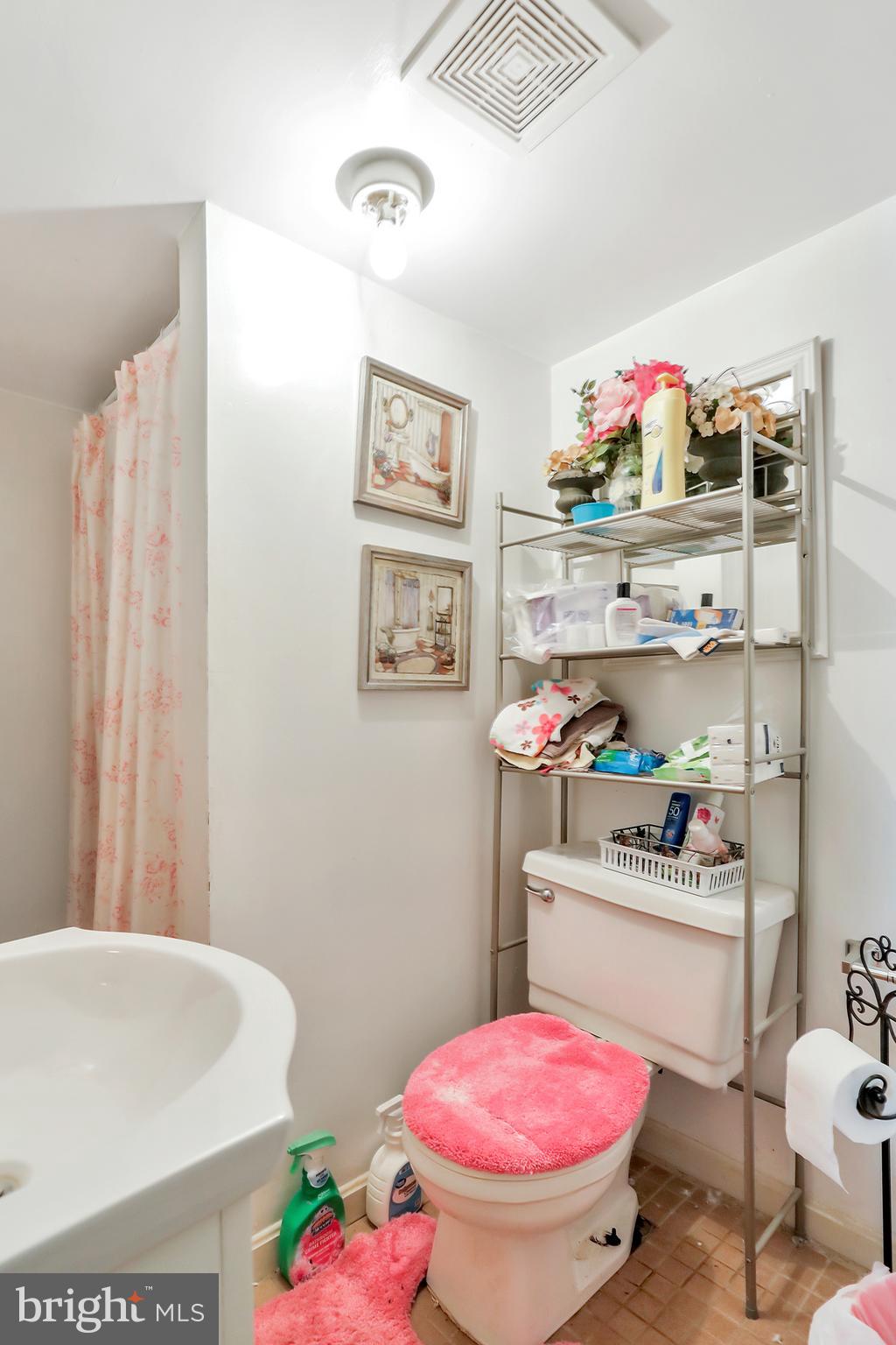 DAVIS STRASBURG - Commercial Sale