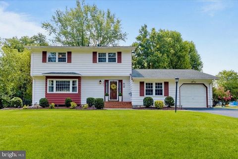 37 WOODLAND DRIVE EAST WINDSOR NJ 08520