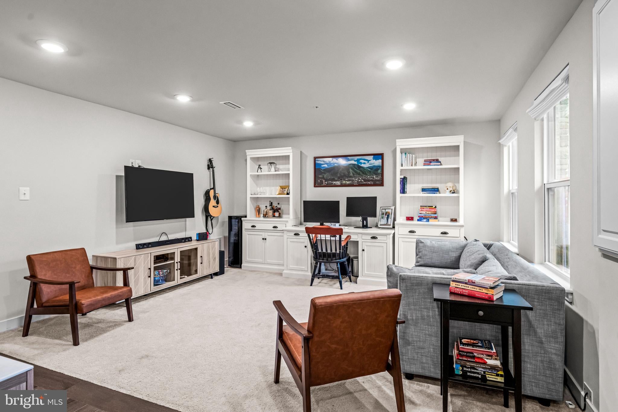117 W KENNETH LANE