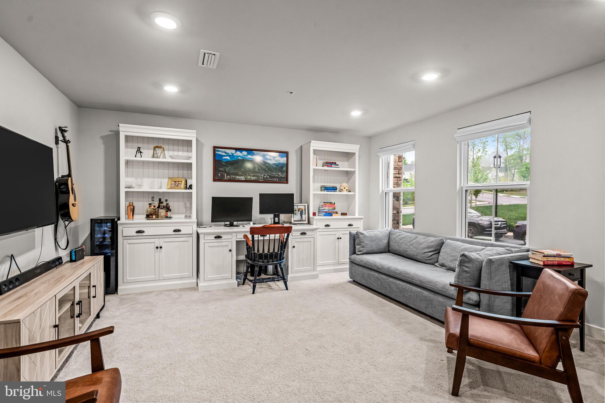 117 W KENNETH LANE
