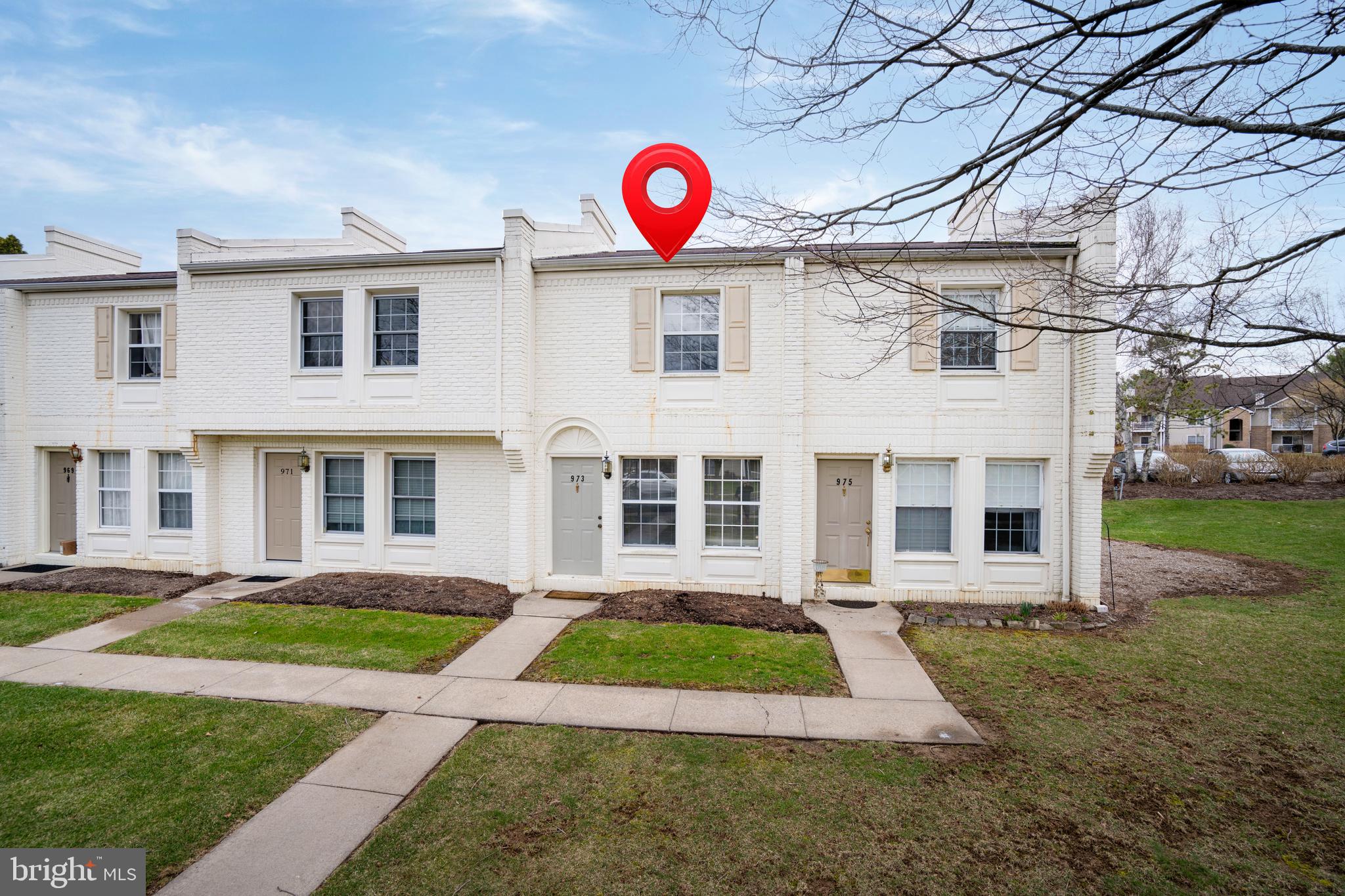 STRATFORD COURT - Residential