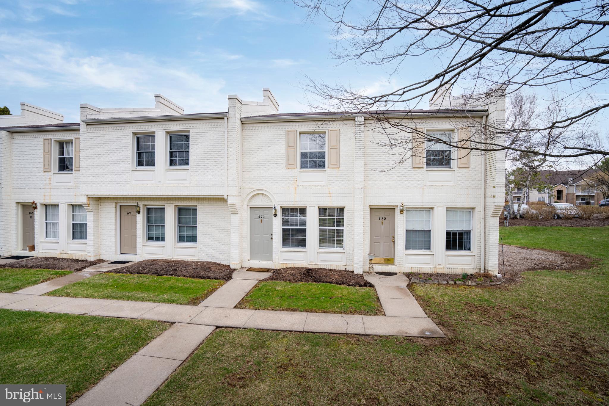 STRATFORD COURT - Residential