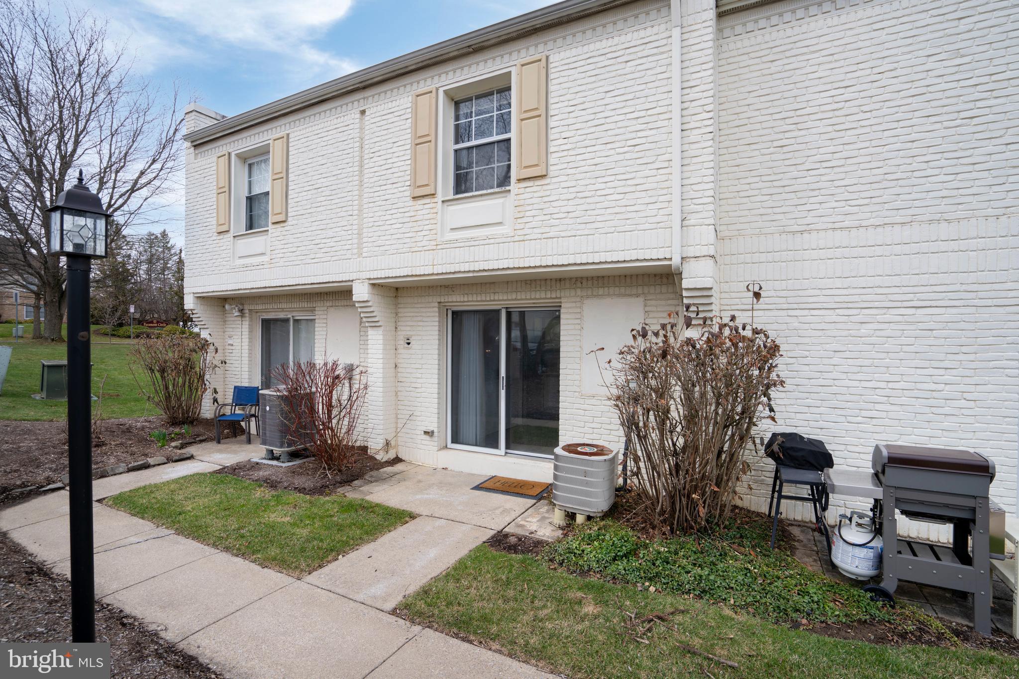 STRATFORD COURT - Residential