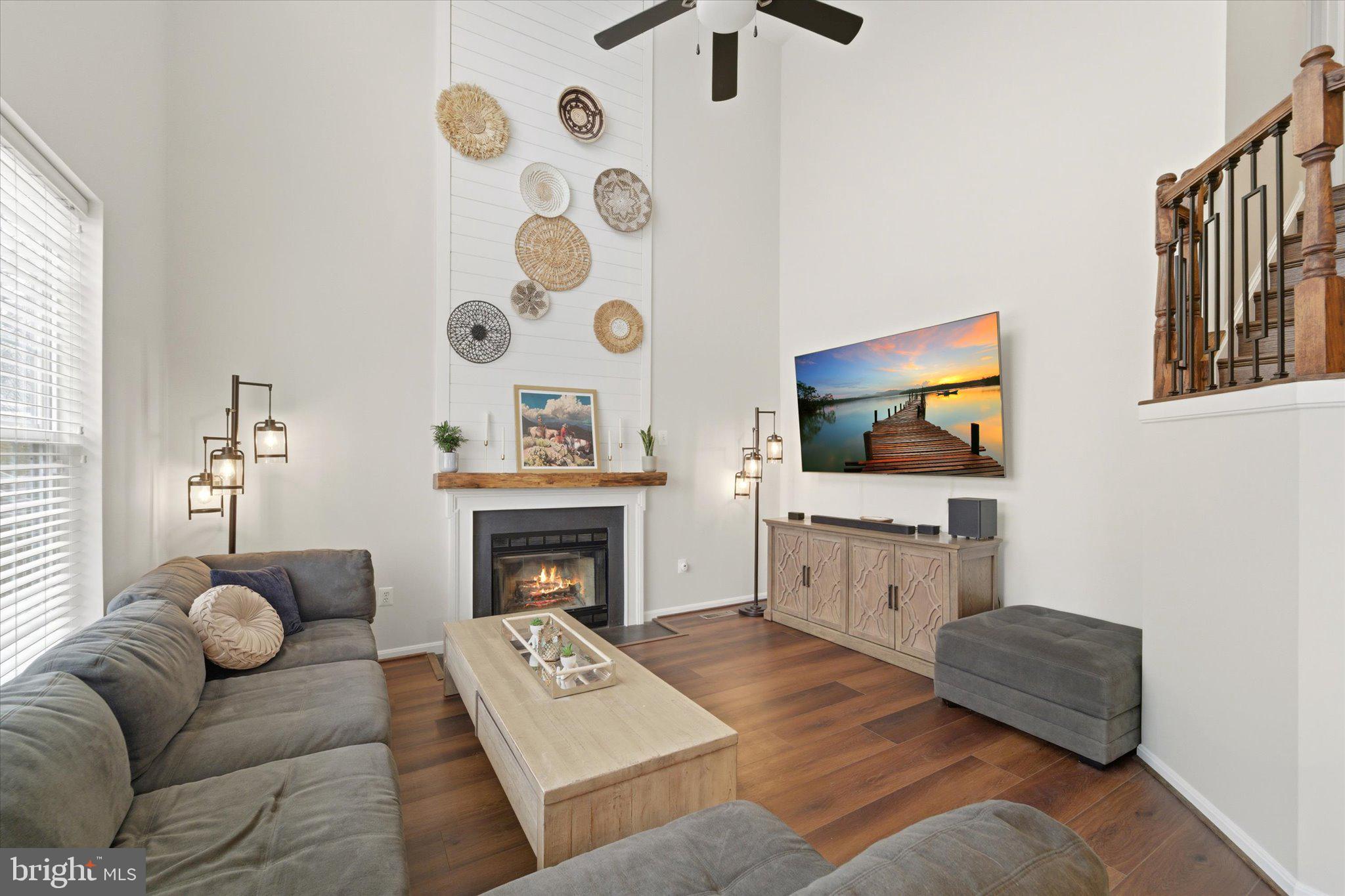 ROUND HILL - Residential