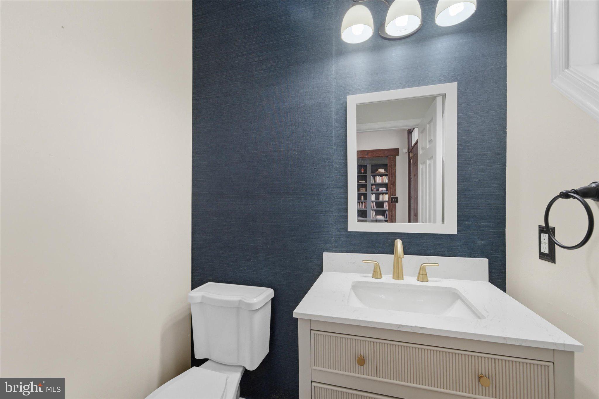 ROUND HILL - Residential