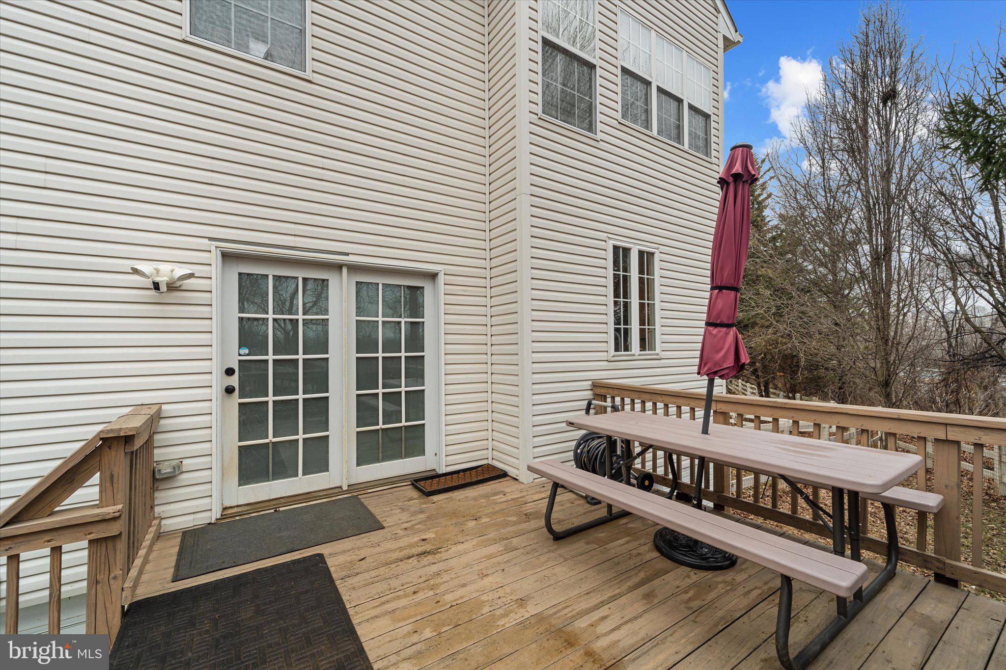 ROUND HILL - Residential