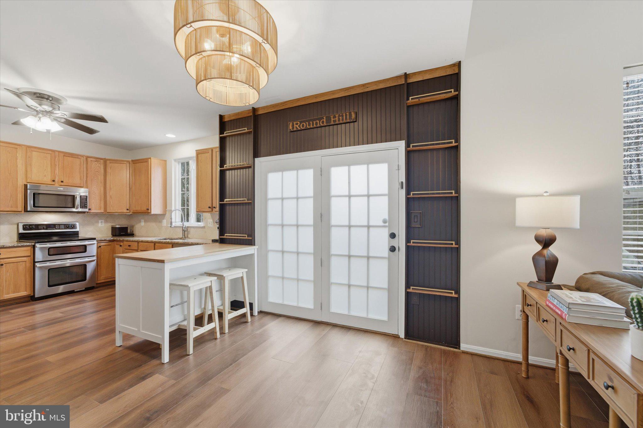 ROUND HILL - Residential