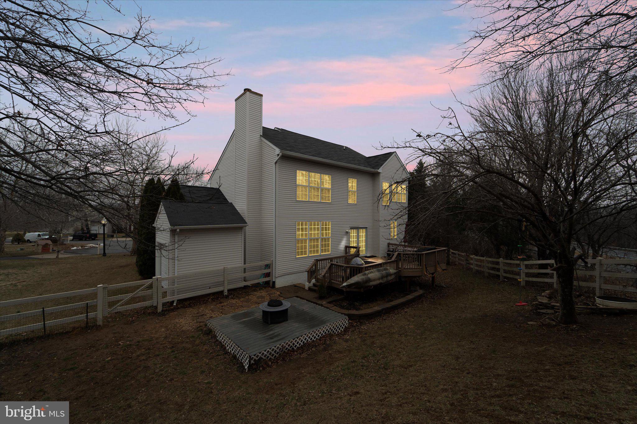 ROUND HILL - Residential