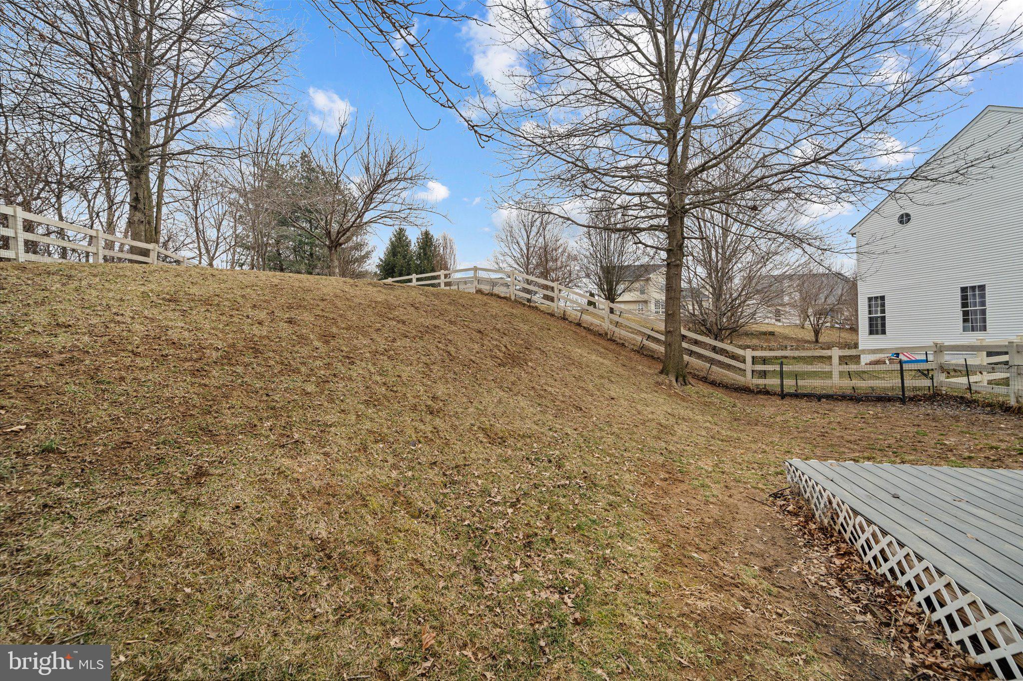 ROUND HILL - Residential