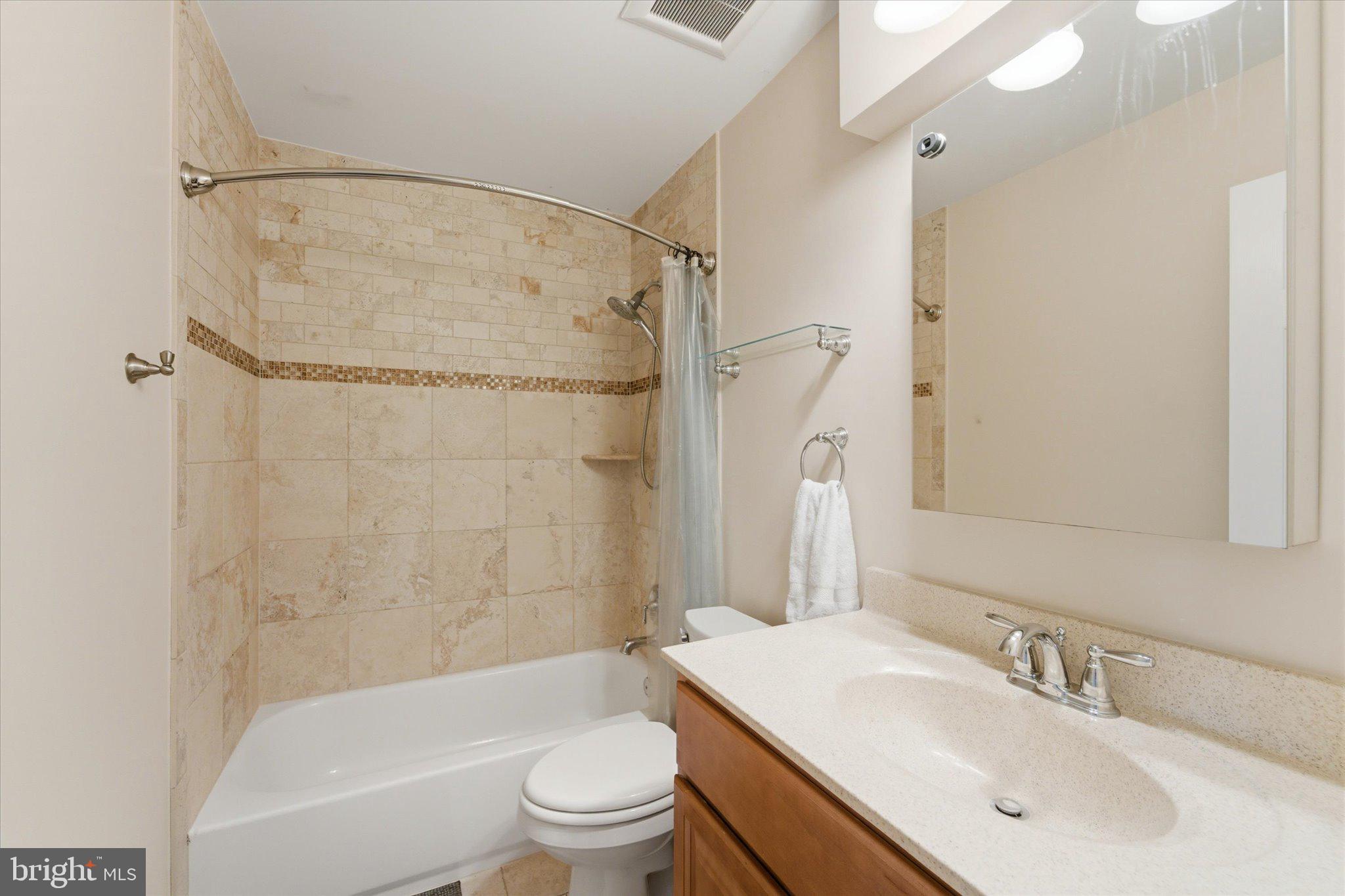 ROUND HILL - Residential