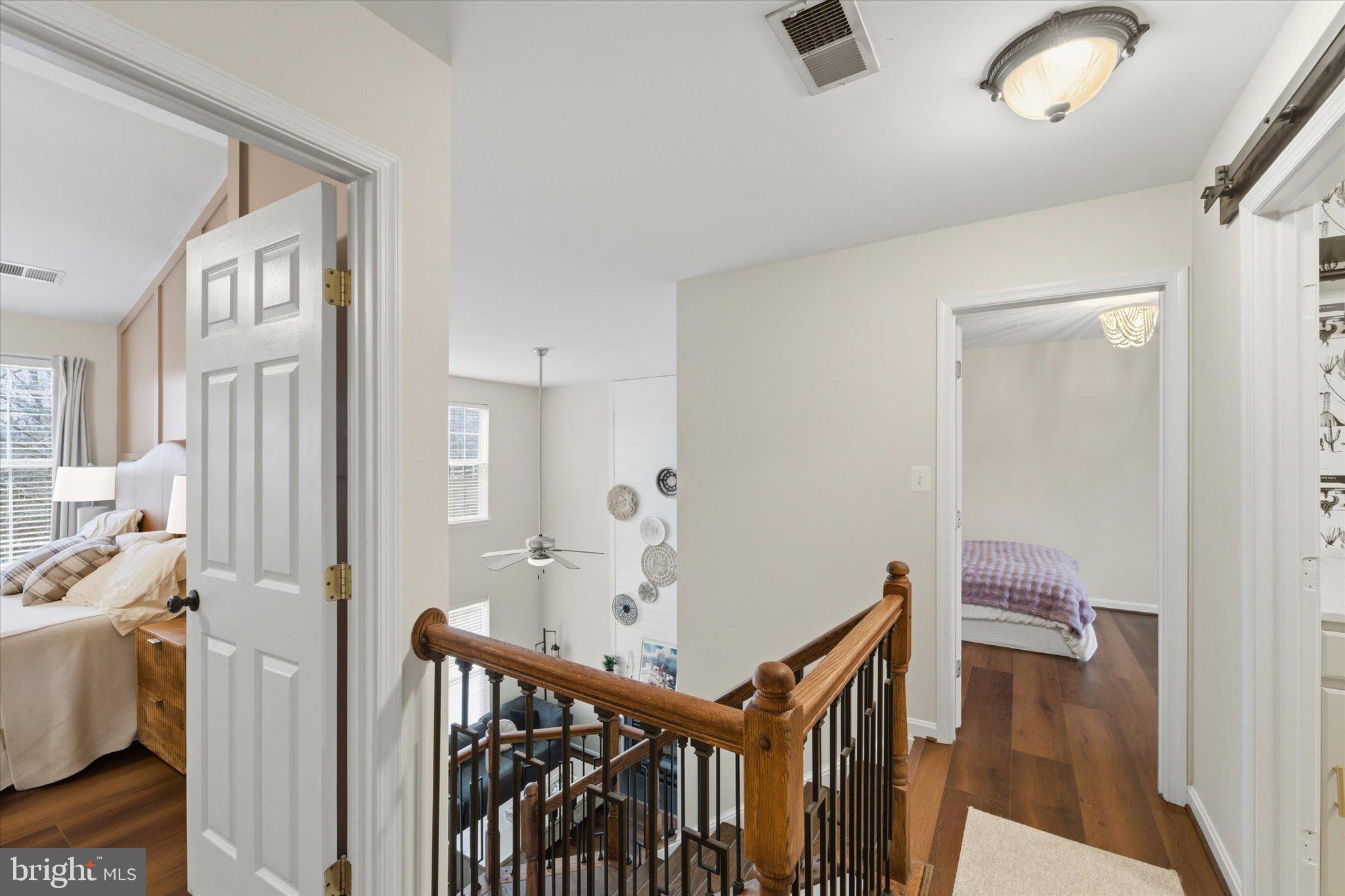 ROUND HILL - Residential