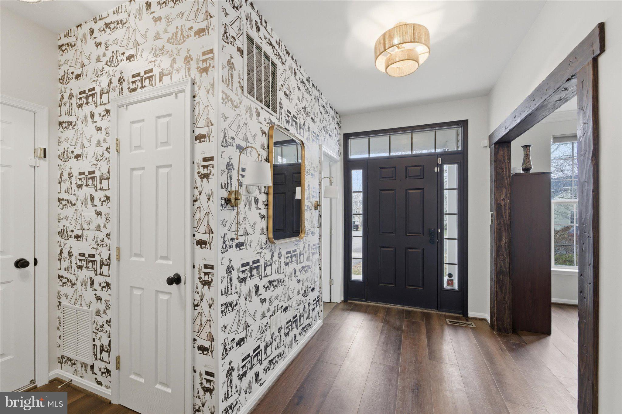 ROUND HILL - Residential