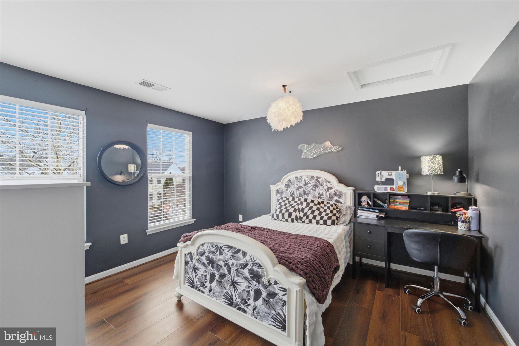 ROUND HILL - Residential