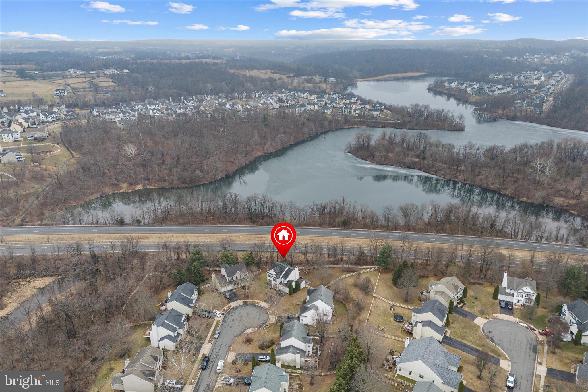 ROUND HILL - Residential