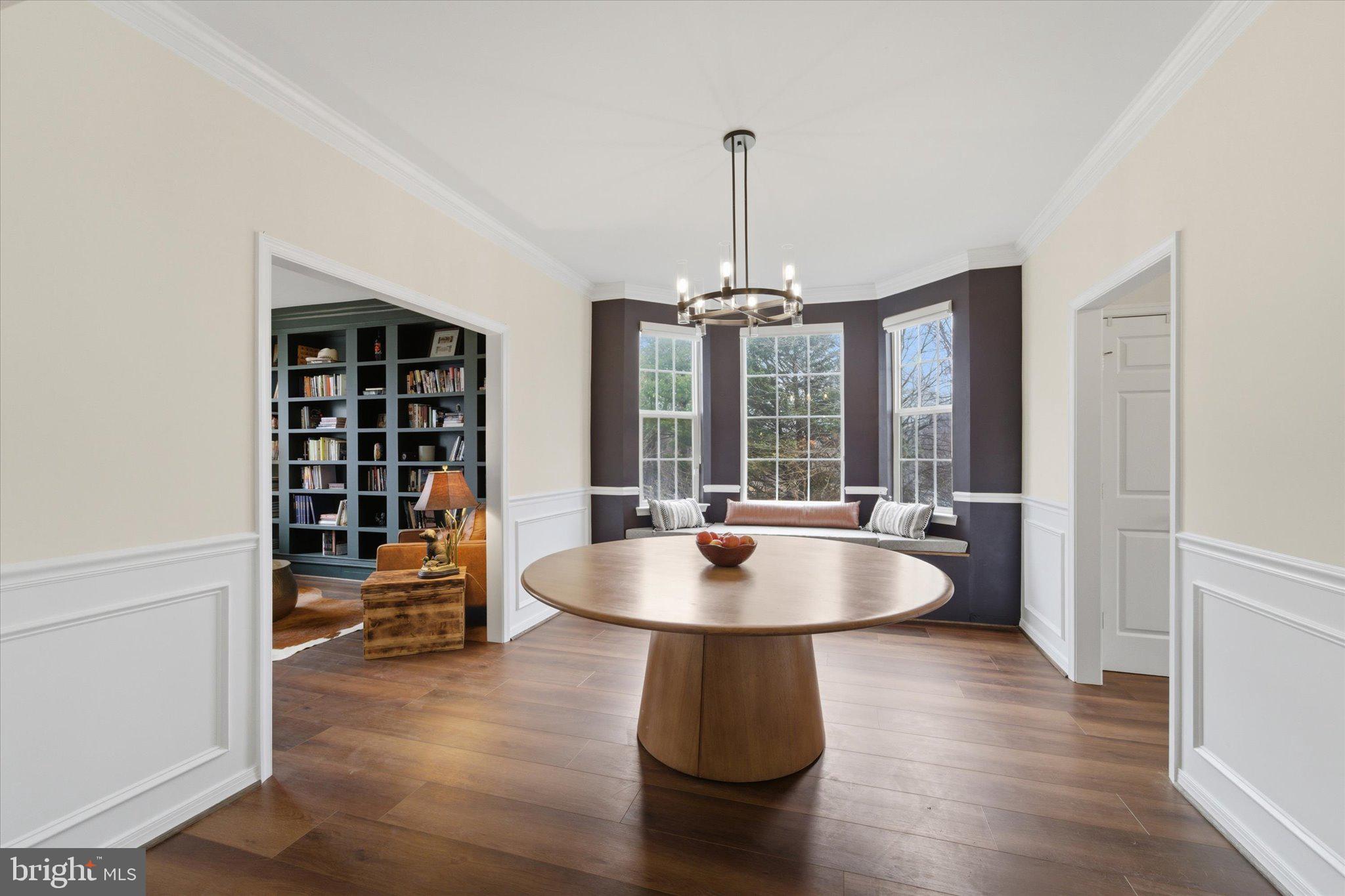 ROUND HILL - Residential