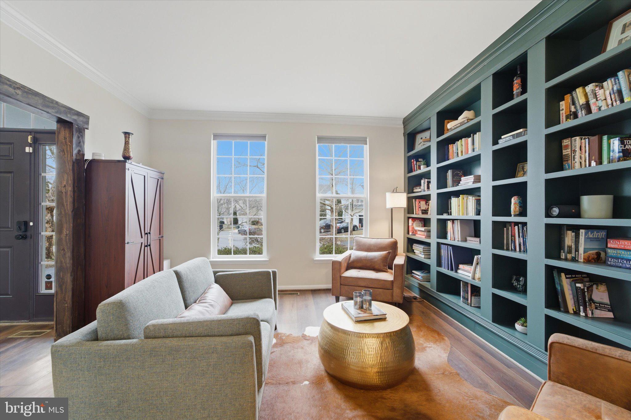 ROUND HILL - Residential