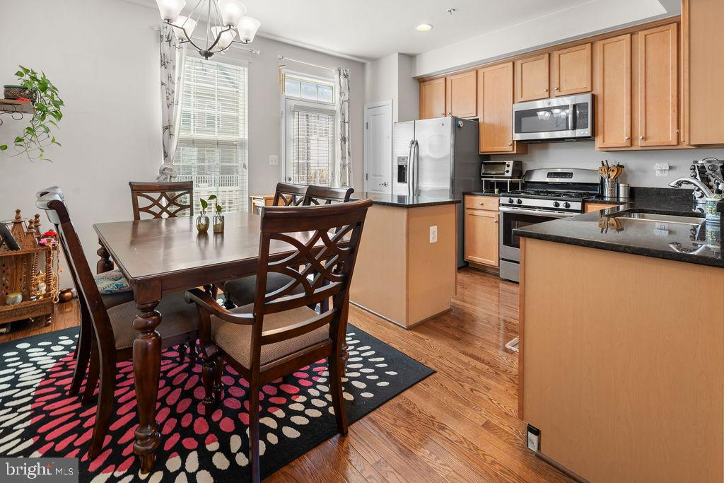 HOWARD SQUARE - Residential Lease