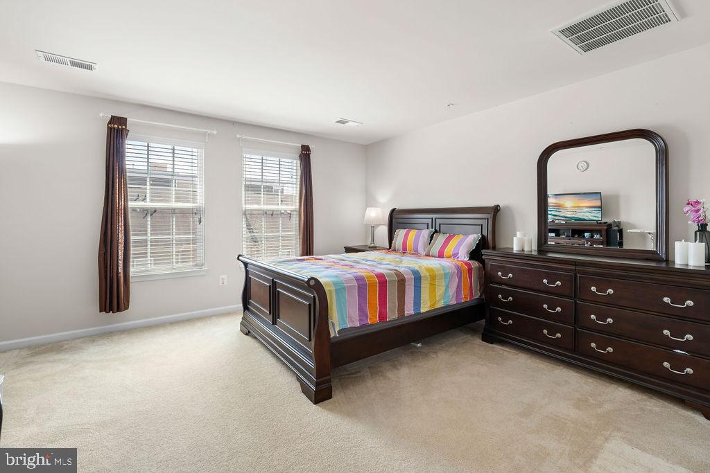 HOWARD SQUARE - Residential Lease