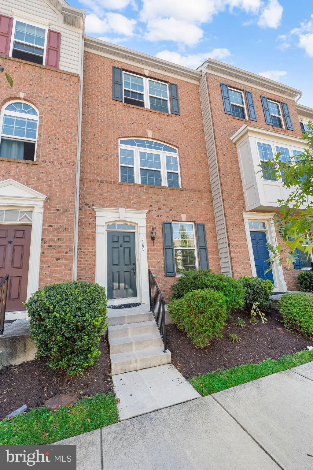 HOWARD SQUARE - Residential Lease