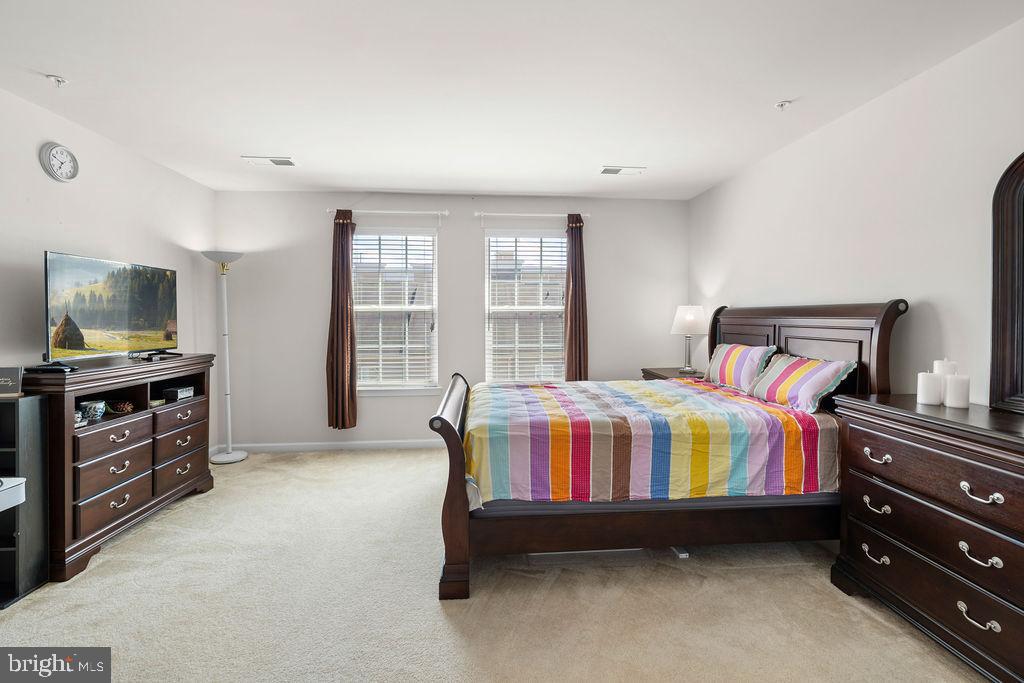 HOWARD SQUARE - Residential Lease