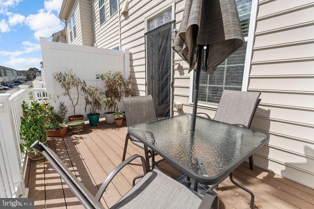 HOWARD SQUARE - Residential Lease