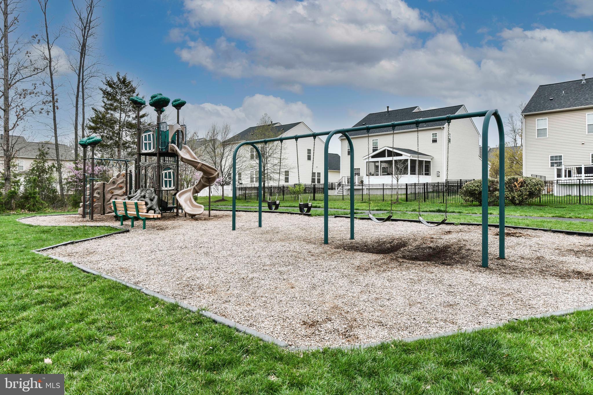 BELMONT TRACE - Residential Lease