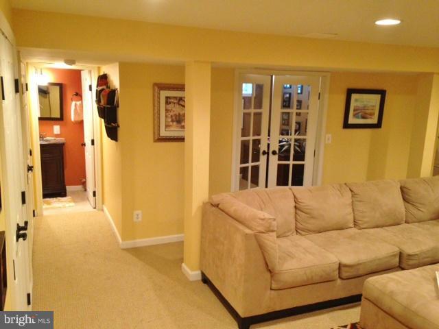 GLENWOOD GARTH - Residential Lease