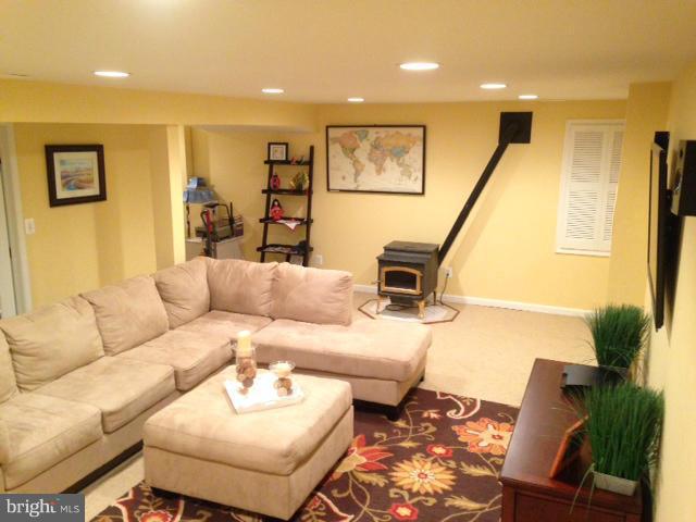 GLENWOOD GARTH - Residential Lease