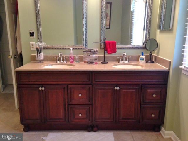 GLENWOOD GARTH - Residential Lease