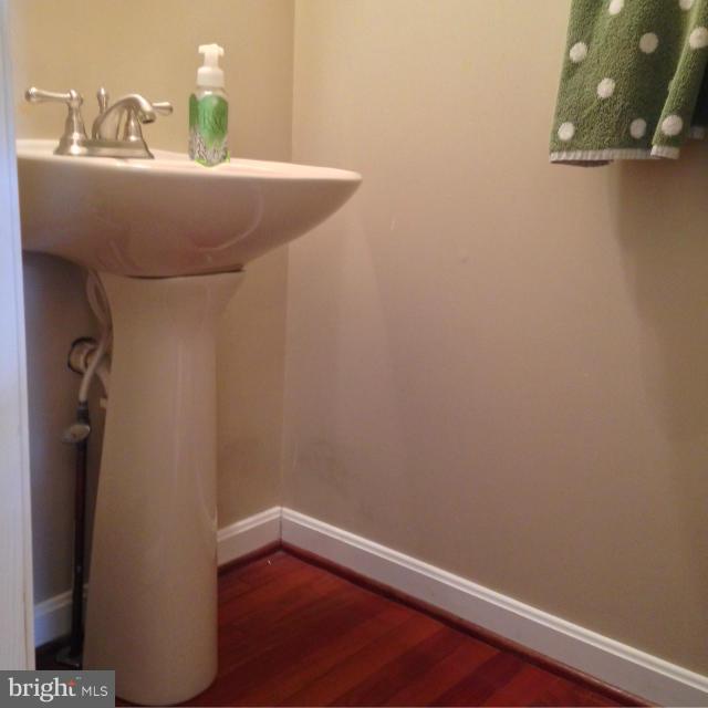 GLENWOOD GARTH - Residential Lease