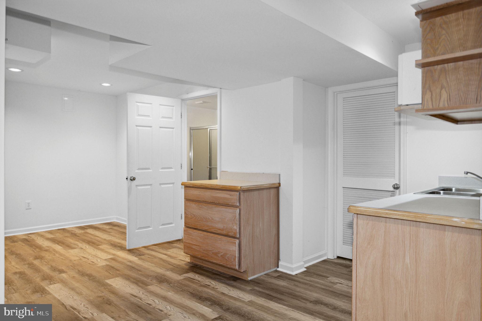 SUMMERS LANDING - Residential Lease