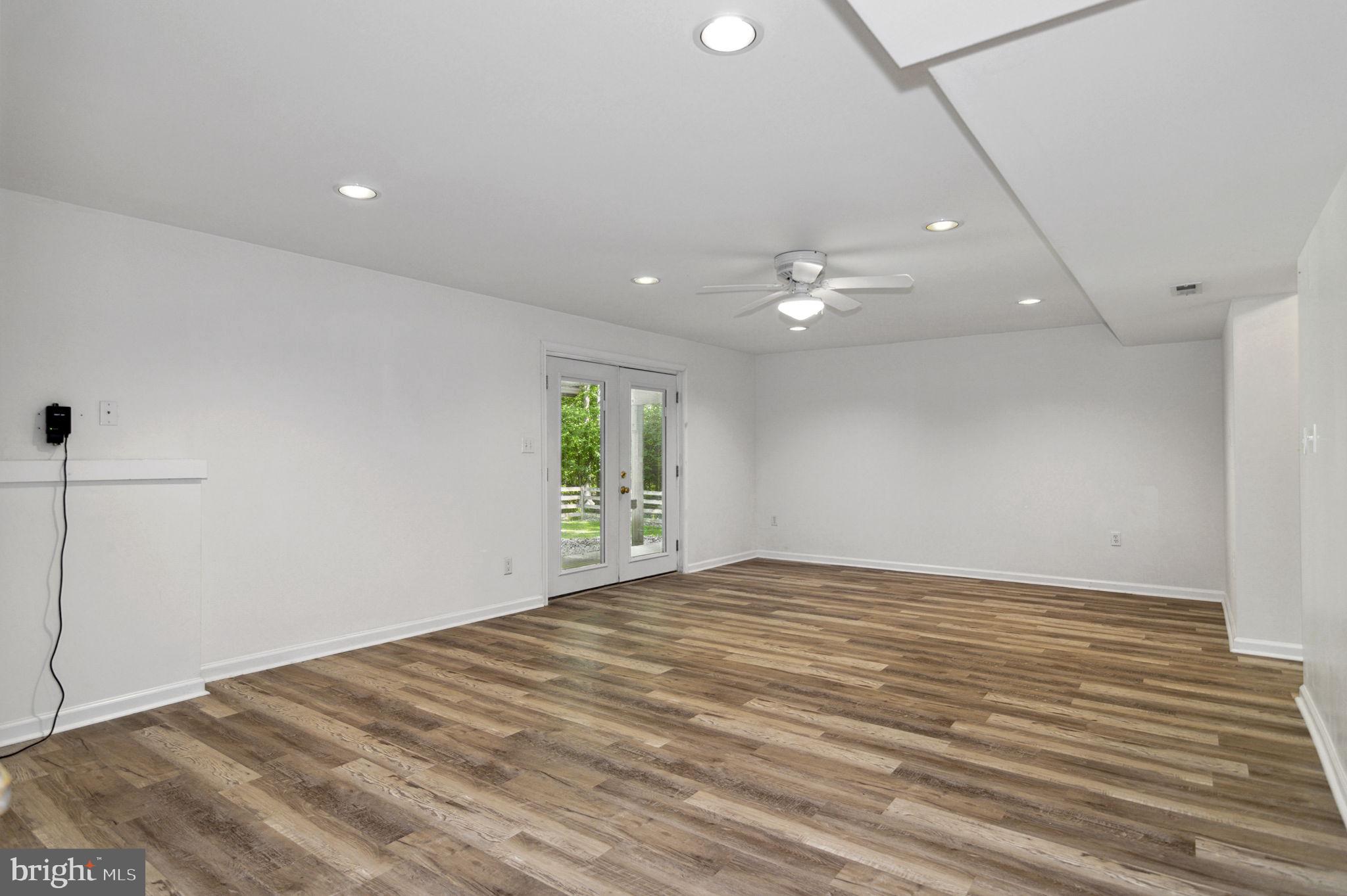 SUMMERS LANDING - Residential Lease