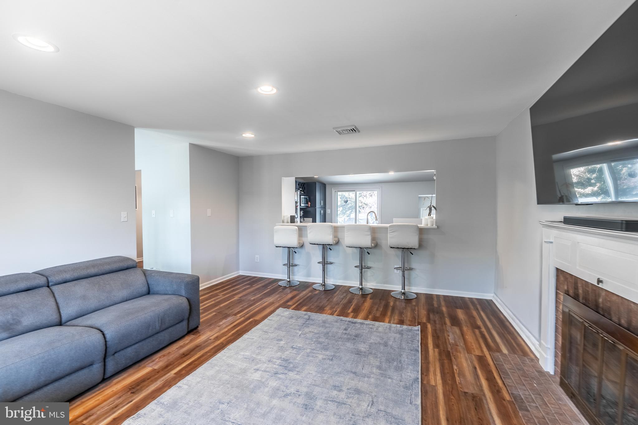 TAMMANY MANOR - Residential