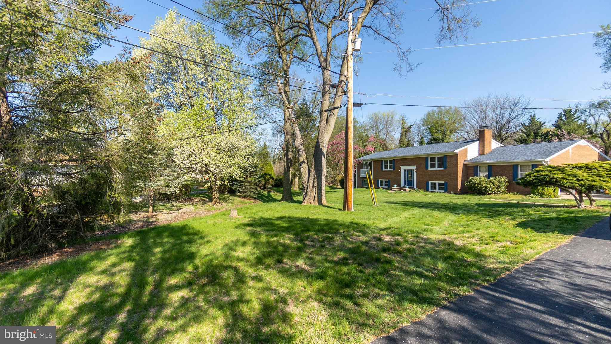 TAMMANY MANOR - Residential