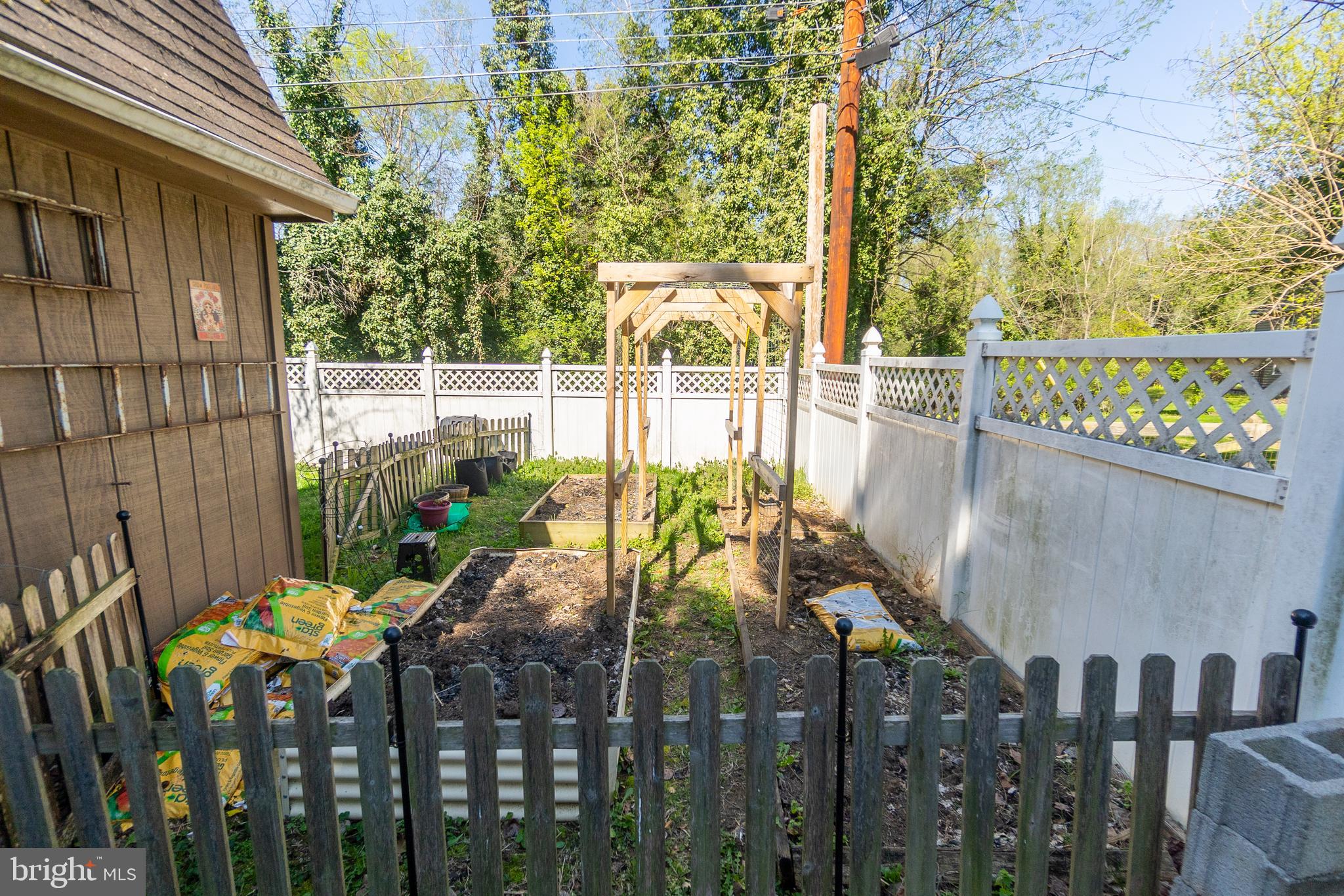 TAMMANY MANOR - Residential