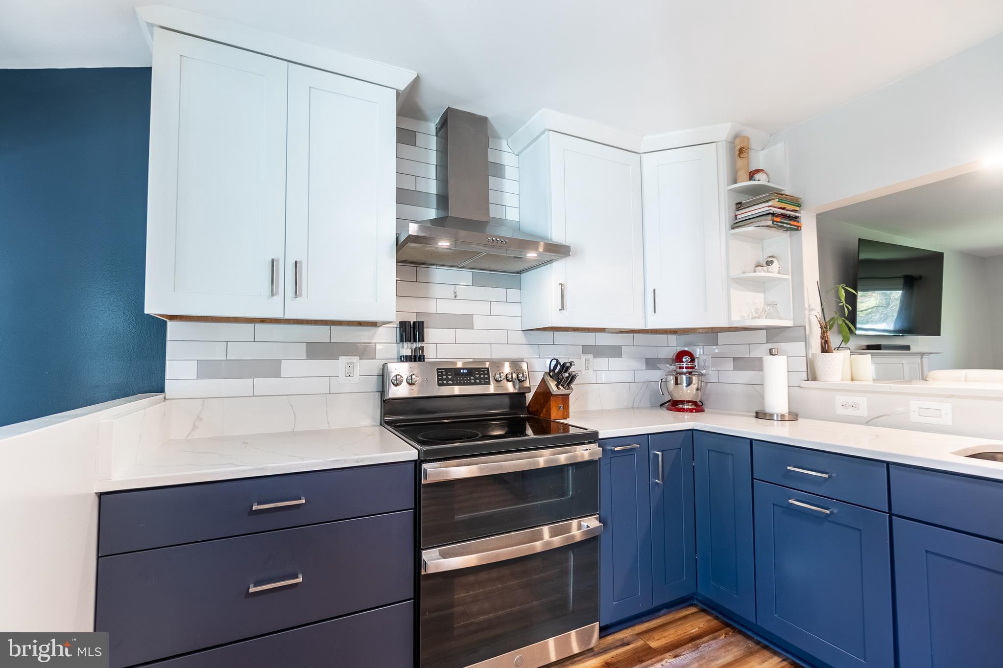 TAMMANY MANOR - Residential