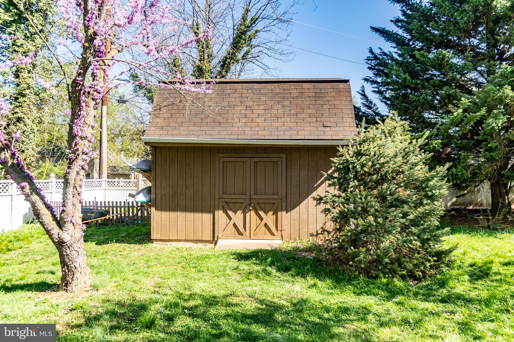 TAMMANY MANOR - Residential